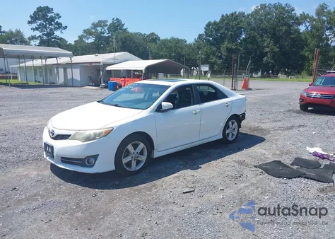 2014 Toyota Camry Se z USA, uszkodzony, nr VIN 4T1BF1FK7EU829181